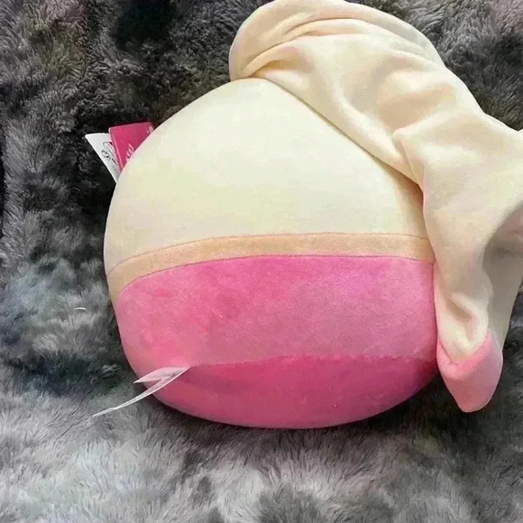 Barbie Cuutopia Squishy Plush Inspired By Signature Look Collectible
Pink - Picture 4 of 16